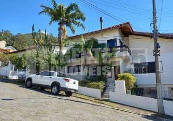 Casa com 6 quartos à venda no bairro trindade em florianópolis.