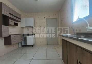 Apartamento à venda com 3 quartos no bairro pantanal em florianópolis.