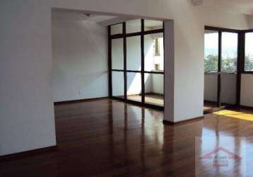 Apartamento,   220 m2, 4 dormitórios.