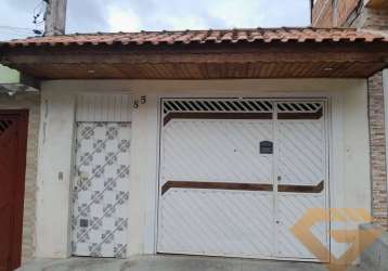 Vende-se terreno com 3 casas no quintal