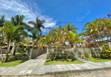 Excelente oportunidade sobrado com 4 dormitórios e piscina na prainha