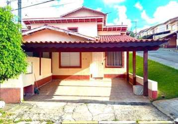 Casa térrea em cotia jardim petropolis