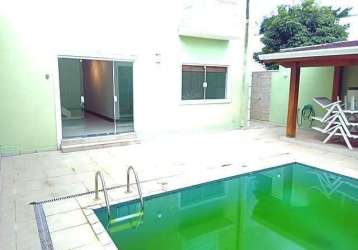 Casa com piscina para venda na granja viana r$ 910.000,00