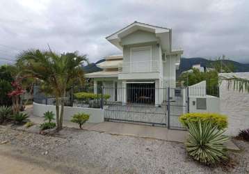 Casa com 3 quartos à venda na rua olinda olídia vieira, 297, praia de fora, palhoça, 250 m2 por r$ 1.400.000