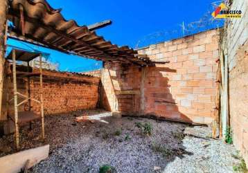 Casa à venda, 2 quartos, centro - divinópolis/mg