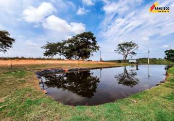 Fazenda à venda, 2 quartos, comunidade dos quilombos - santo antônio dos campos (divinópolis)/mg