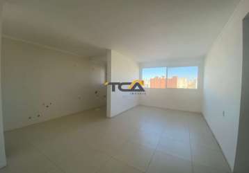 Apartamento de 2 suítes no centro de torres