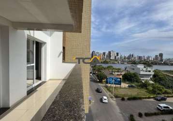 Apartamento duplex sendo 02 suítes com sacada e vista para o rio