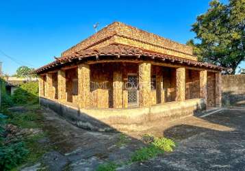 Casa com quintal em saracuruna