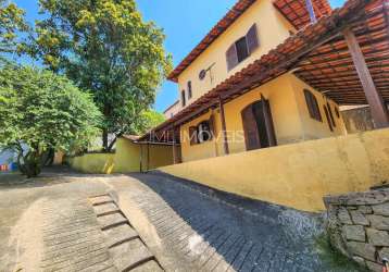 Casa em jardim primavera  -  duque de caxias