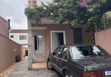 Sobrado à venda no bairro são joão do rio vermelho - florianópolis/sc