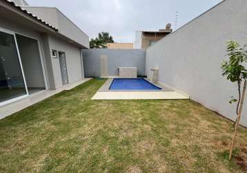 Linda casa com piscina. b. caranda bisque. 3 suites..