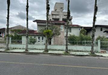 Casa averbada a venda no bairro iririú