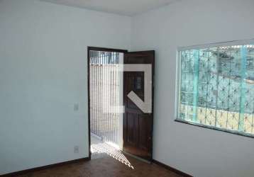 Casa de rua para Locação 3 Quartos, 2 Vagas, 150M², Moqueta, Nova