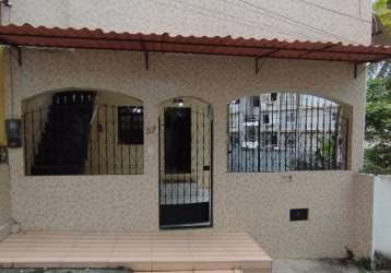 Ampla casa duplex em colinas de periperi 2 com ótima área externa