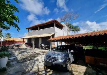 Casa ampla com 730m², 400m da praia do farol de itapuã - 4 quartos