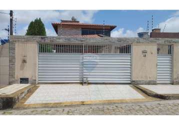 Casa duplex com 190m² no alvorada i