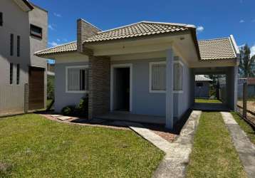 Casa localizado no balneário âncora em arroio do sal/rs. residência com 90m² a poucos metros do mar.