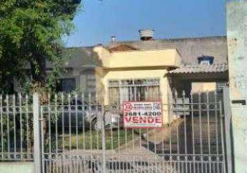 Casa térrea com 3 quartos e quintal grande à venda na vila são francisco/sp