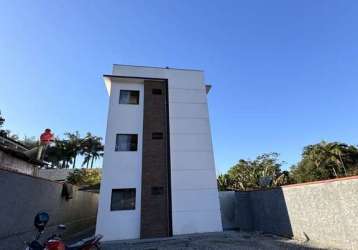 Apartamento na água branca