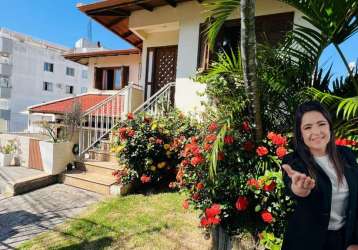 Casa com 3 quartos à venda na rua desembargador gil costa, 102, capoeiras, florianópolis, 199 m2 por r$ 1.170.000