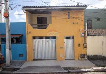 Vendo casa duplex com 4/4 e  174m² em areia  preta