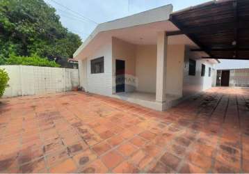 Alugo casa para temporada em ponta negra com 5/4  e 266m² localização privilegiada