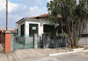 Vendo ótima casa com 3 dormitórios em bairro nobre de são paulo