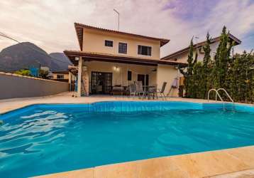 Casa em condomínio na praia de boracéia, em bertioga