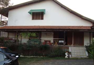 Venda de casa com 4 quartos, sendo 2 suítes, cozinha planejada, no bairro parque manoel de vasconce