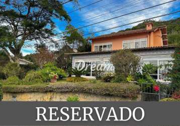 Casa com 4 dormitórios à venda, 316 m² por r$ 1.150.000,00 - iucas - teresópolis/rj