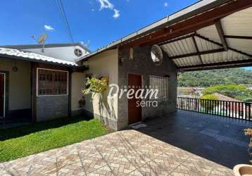 Casa com 3 dormitórios à venda, 200 m² por r$ 890.000,00 - bom retiro - teresópolis/rj