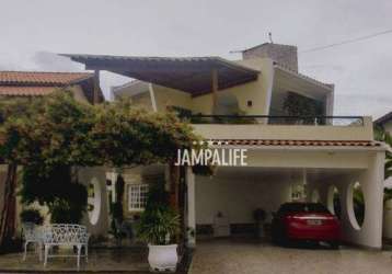 Linda casa com porteira fechada em condomínio no altiplano cabo branco