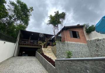 Casa com 4 quartos à venda no floresta, joinville  por r$ 850.000