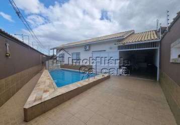 Casa com 03 dormitórios, isolada com piscina no caiçara!!!