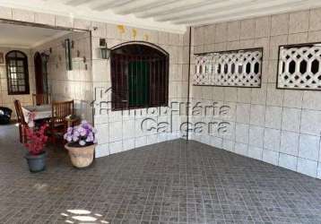 Casa com 02 dormitórios, no jardim imperador á 600 metros da praia!!!