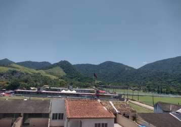 Vendo cobertura em vargem grande, com vista para o centro de treinamento do flamengo.