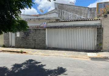 Vende excelente casa no bairro de fatima