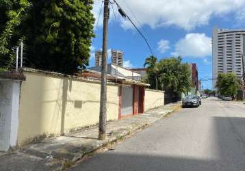 Vende casa de esquina no bairro de fátima