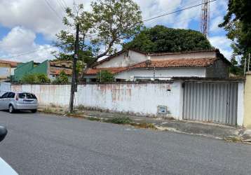 Vende  casa ótima localização no bairro de fátima