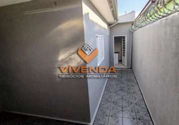 Casa reformada,2 dormitorios,2 vagas,varanda c/churrasqueira