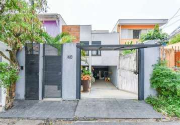 Aconchegante casa tipo  para venda com 3 quartos, 400m²