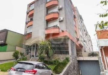 Ótima cobertura duplex no bairro santo antônio, reformada, com 96m² privativos, de 2 dormitórios e 2 vagas. possui no andar inferior: living amplo com rebaixe em gesso, 1 dormitório/suíte com closet, 