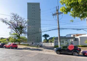 Apartamento no bairro glória em porto alegre. semi mobiliado, móveis planejados, andar alto com vista livre, ótimo iluminação natural. possui 2 dormitórios, banheiro social, living para dois ambientes