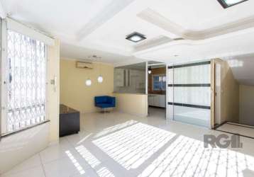 Descubra seu novo lar na zona sul! ??&lt;br&gt;&lt;br&gt;casa em condomínio na cavalhada, com 3 andares e 159m² de espaço privativo, ideal para quem busca conforto e praticidade..&lt;br&gt;&lt;br&gt;?