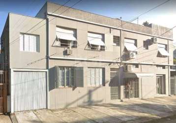 Apartamento diferenciado (estilo casa pois é térreo e com entrada exclusiva) com 3 dormitórios no bairro são sebastião em porto alegre, possui 120,67 m² privativos, posição solar leste/norte, sala com