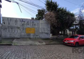 Terrenos localizados no bairro glória, em porto alegre, rs. os terrenos nº 1 e 2, tem frente para a av. professor oscar pereira e fundos para a rua nossa senhora das graças. o terreno nº 3, tem frente