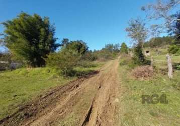 Terreno  medindo 127x40, no bairro lami, bem localizado, próximo da faixa e da nova estrada rs118.&lt;br&gt;estrada que dá acesso está recebendo asfalto , local arborizado, calmo e ótimo para quem gos