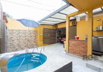 Excelente sobrado à venda no bairro vila nova. com área privativa de 90m², dispõe de 3 dormitórios, sendo 1 suite com closet, amplo liiving 2 ambientes, lavabo, sala de jantar, cozinha planejada, chur