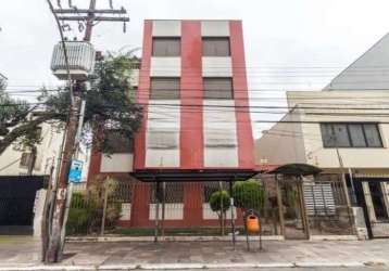 Apartamento com 2 dormitórios, 1 banheiro, sala 2 ambientes, fundos. sem elevador, com 1 lande de escada. próximo  á erico  verissimo. aceita financiamento.